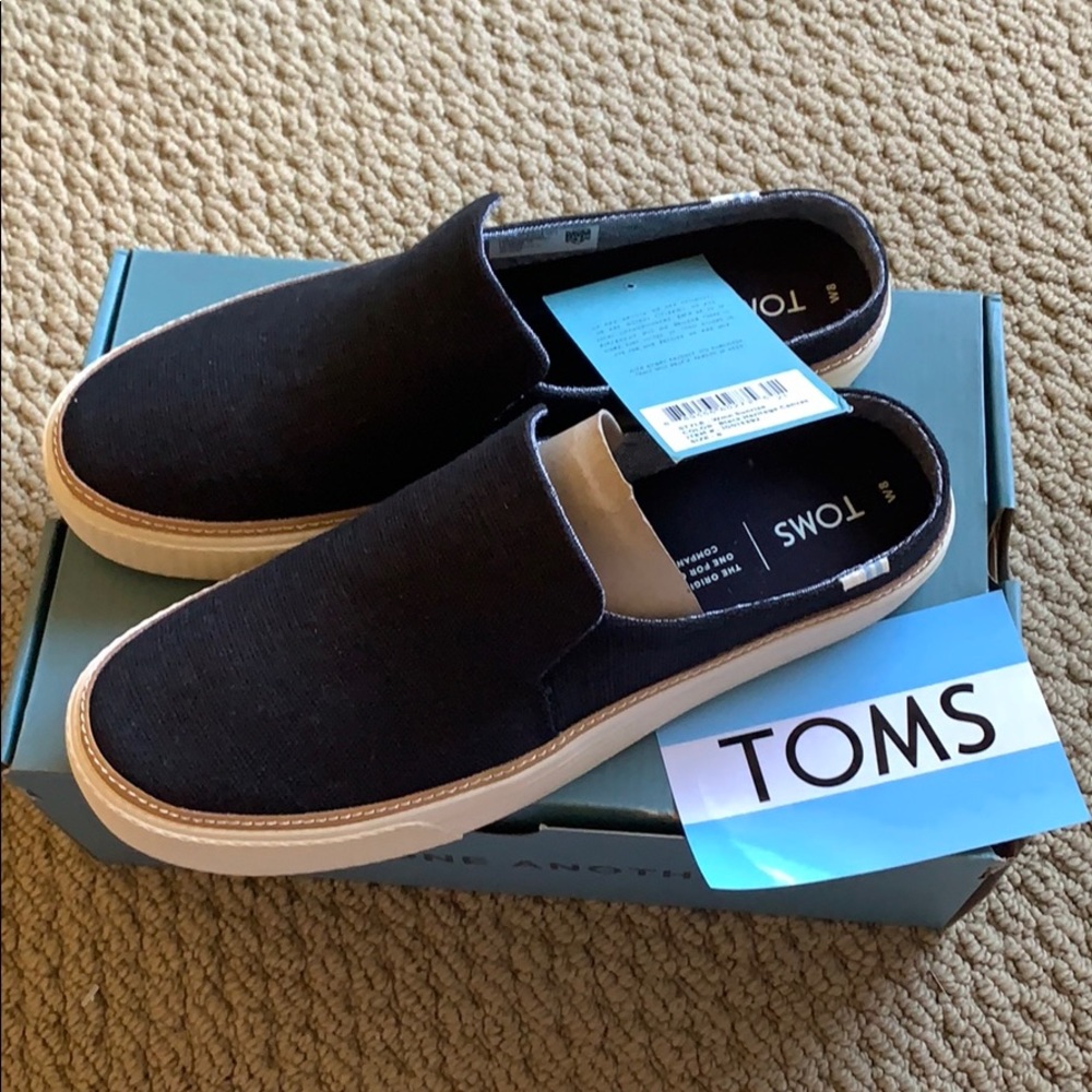 NWT TOMS black slide ons